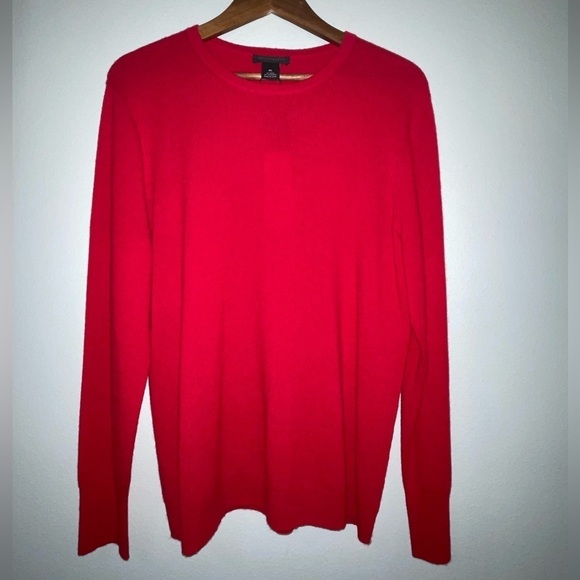 NWT 70% Wool 30% Cashmere Blend Classic Crew Neck Sweater in Red - Picture 1 of 9
